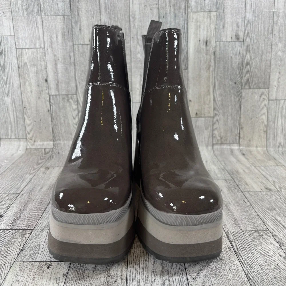 Naked Feet Women's 7.5 M Platform Boots‎ Ankle Wedge Guild Brown Patent Chelsea